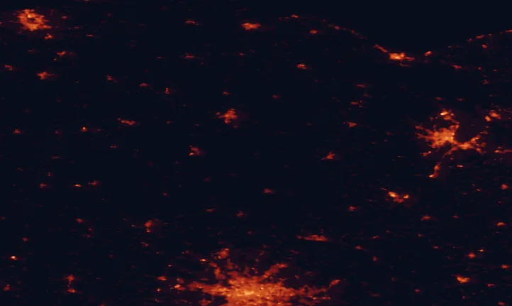 Satellite night-light map of the 100 km around Feldberg Lake District Nature Park, with Berlin, Szczecin and Neubrandenburg marked
