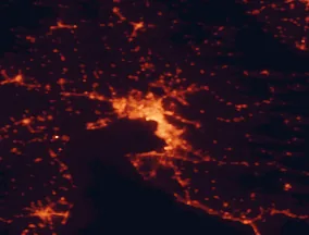 Satellite night-light map of the 50 km around Thessaloniki, with Kalamariá, Pylaía and Lagkadás marked
