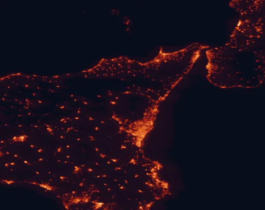 Satellite night-light map of the 100 km around Etna Regional Park, with Catania, Messina and Reggio Calabria marked