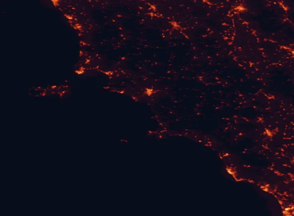 Satellite night-light map of the 100 km around Maremma Regional Park, with Grosseto, Arezzo and Siena marked