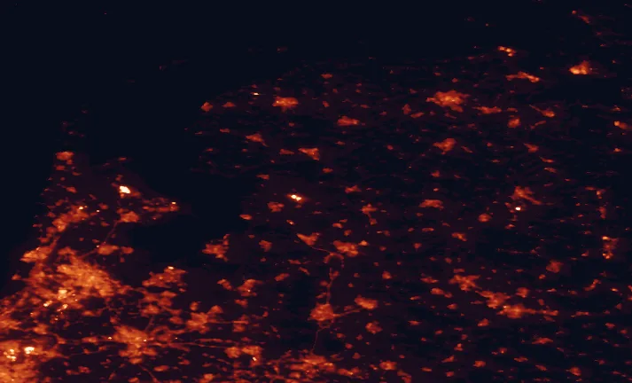 Satellite night-light map of the 100 km around Weerribben-Wieden National Park, with Amsterdam, Utrecht and Groningen marked