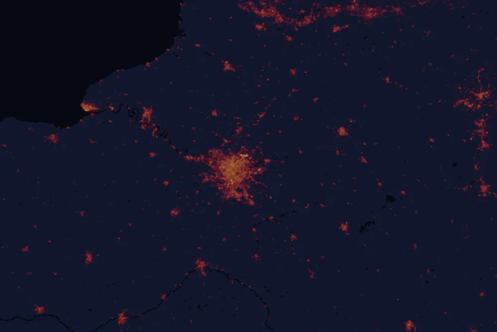 NASA satellite night-lights map of Île-de-France with every place marked