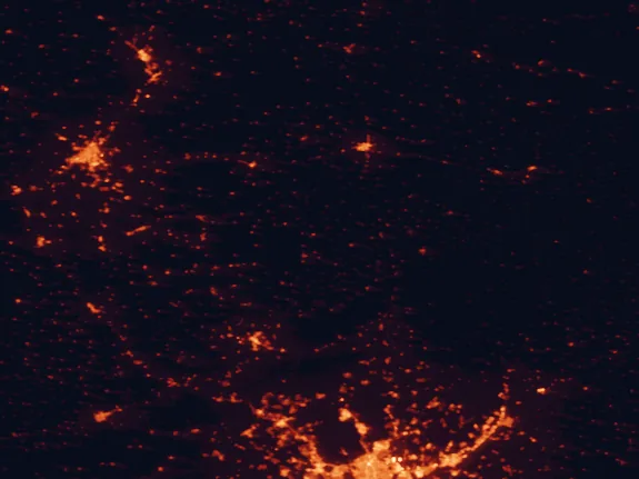 Satellite night-light map of the 100 km around Hoces del Río Duratón Natural Park, with Valladolid, Alcalá de Henares and Alcobendas marked