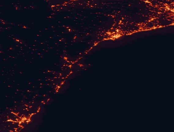 Satellite night-light map of the 100 km around Delta de l'Ebre Natural Park, with Tarragona, Castelló de la Plana and Reus marked
