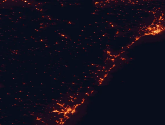 Satellite night-light map of the 100 km around Tinença de Benifassà Natural Park, with Castelló de la Plana, Tarragona and Reus marked